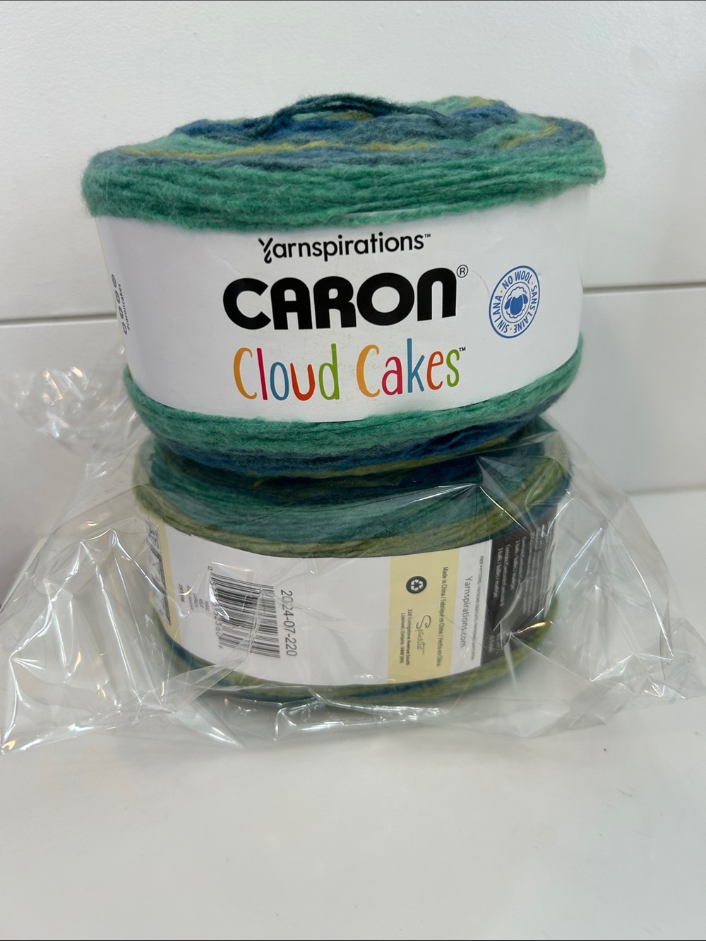 2 Caron Cloud Cakes in Kelp
